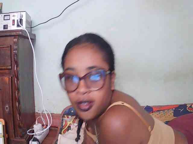 TriciaBella webcam