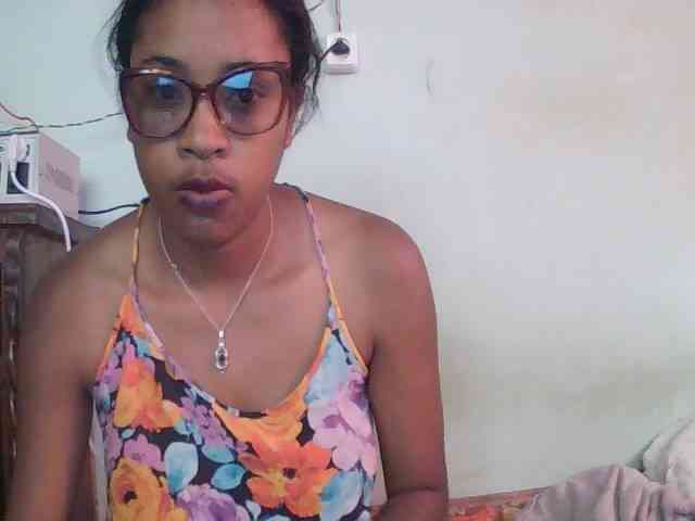 TriciaBella webcam