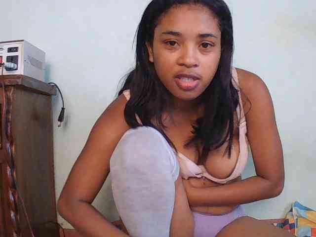 TriciaBella webcam