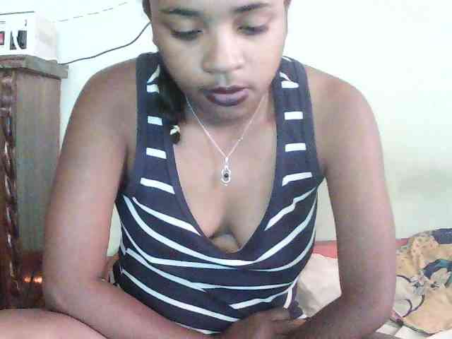 TriciaBella webcam