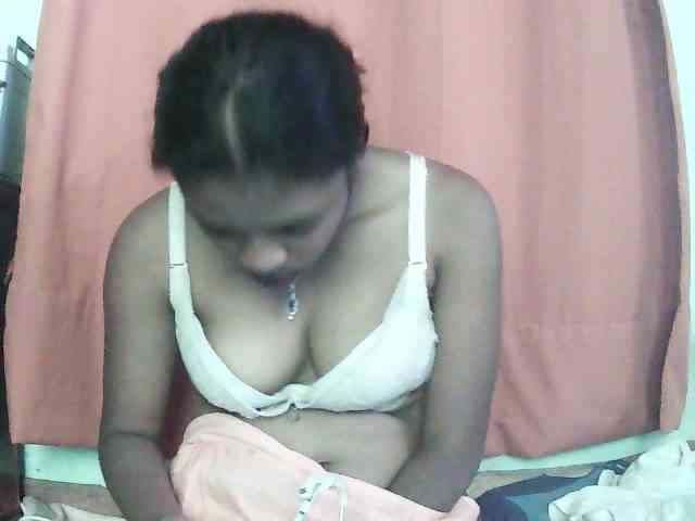 TriciaBella webcam