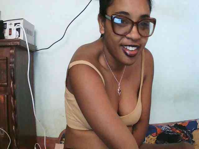TriciaBella webcam