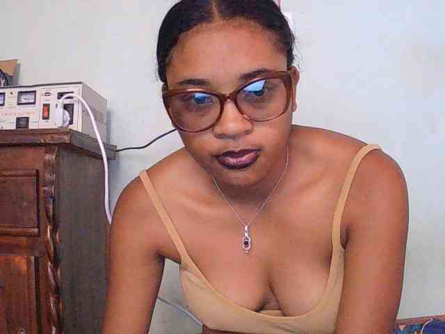 TriciaBella webcam