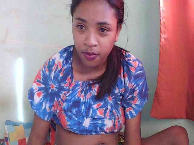 TriciaBella webcam