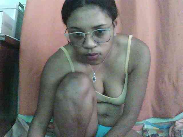 TriciaBella webcam
