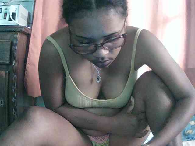 TriciaBella webcam