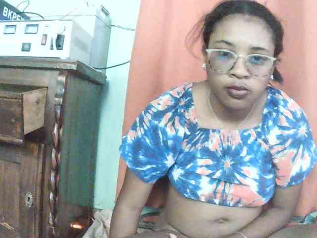 TriciaBella webcam