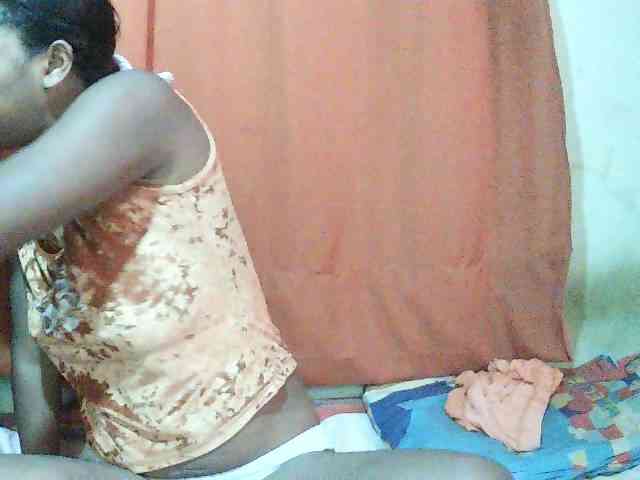 TriciaBella webcam