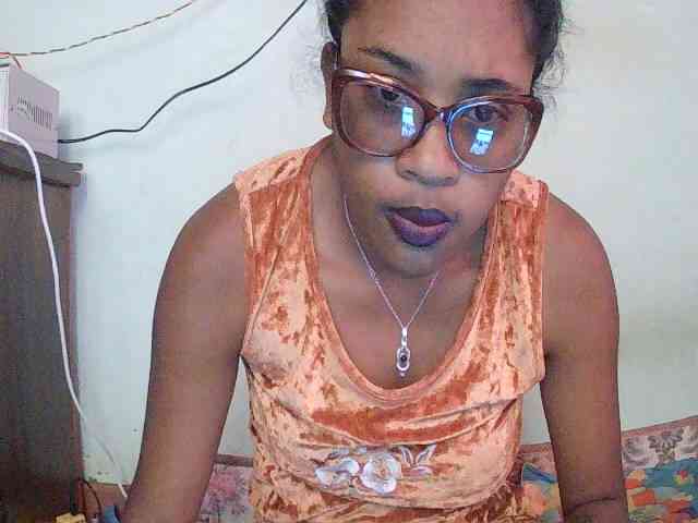 TriciaBella webcam