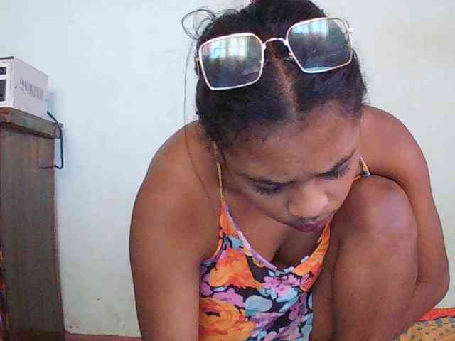 TriciaBella webcam