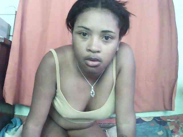 TriciaBella webcam