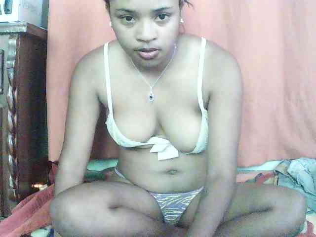 TriciaBella webcam