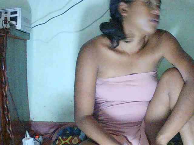 TriciaBella webcam