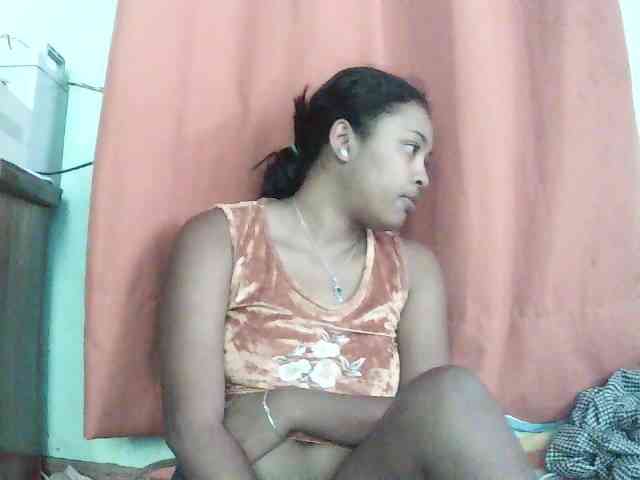 TriciaBella webcam