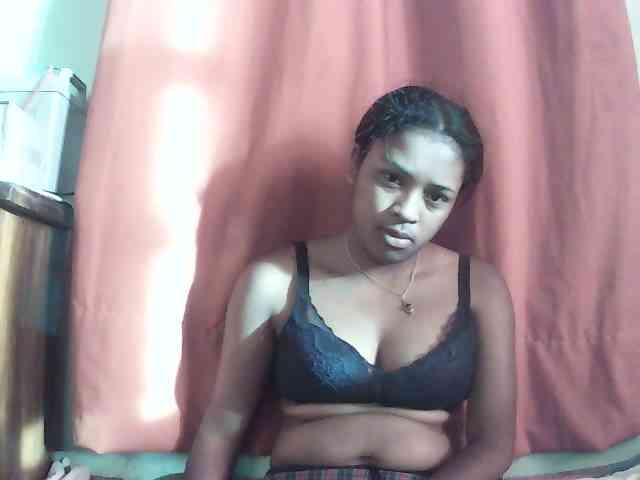 TriciaBella webcam