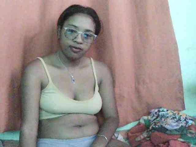 triciabella's live room