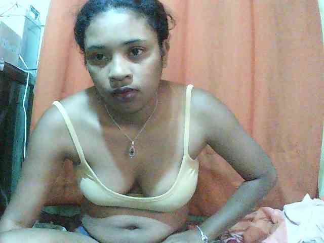TriciaBella webcam
