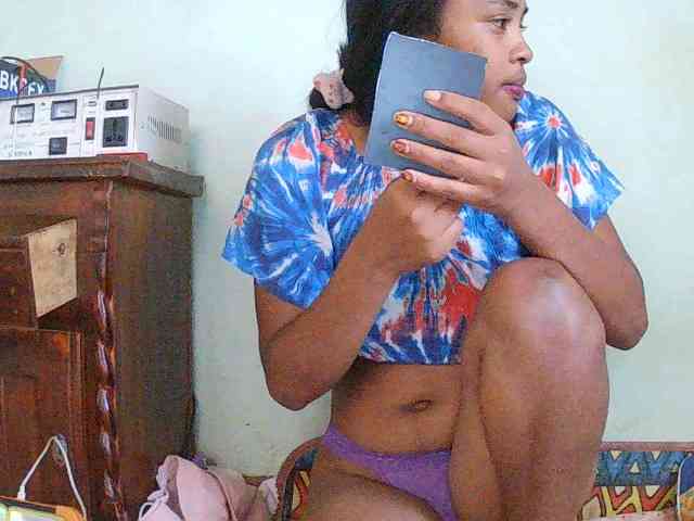 TriciaBella webcam
