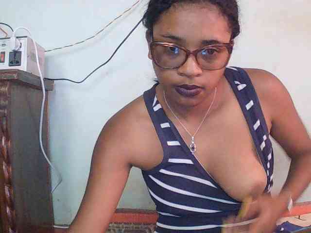 TriciaBella webcam