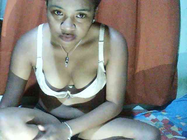 TriciaBella webcam