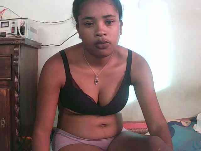TriciaBella webcam