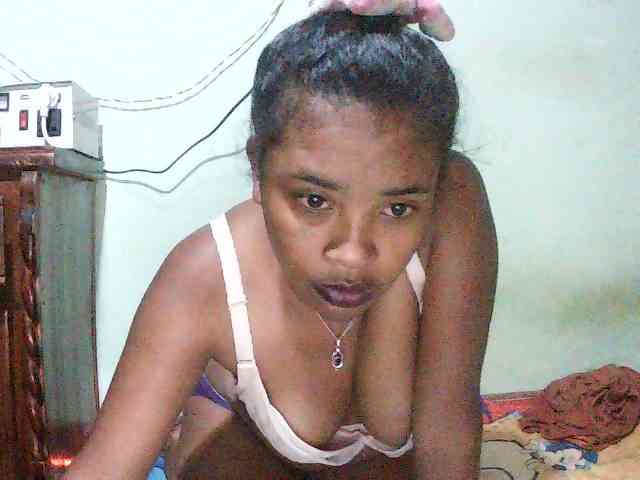 TriciaBella webcam
