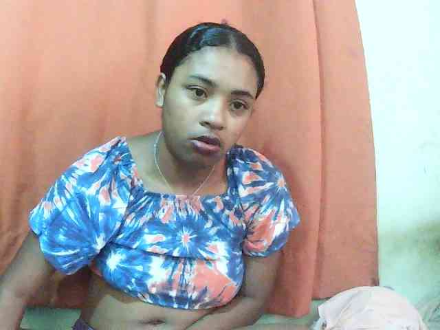 TriciaBella webcam