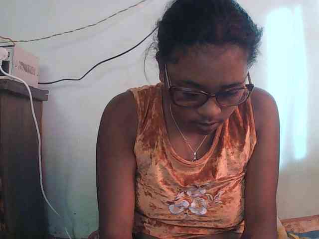 TriciaBella webcam