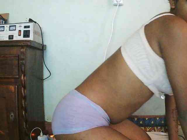 TriciaBella webcam