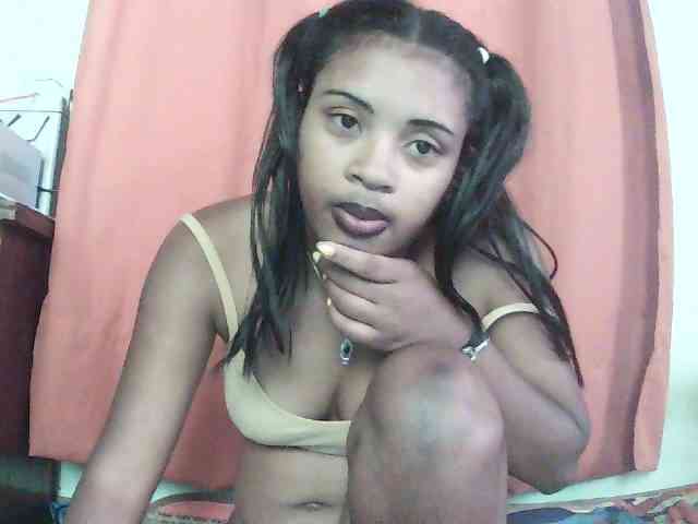 TriciaBella webcam