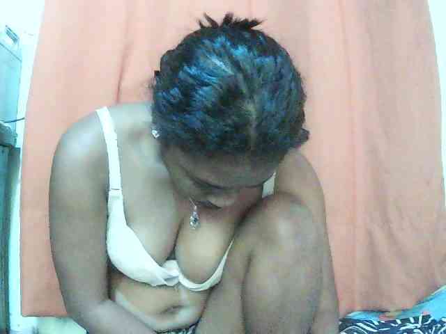TriciaBella webcam