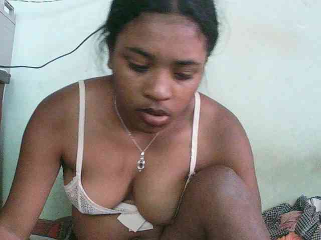 TriciaBella webcam