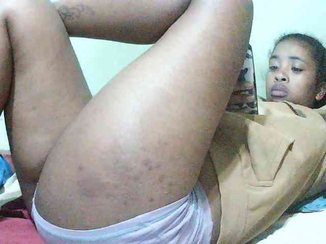 TriciaBella webcam