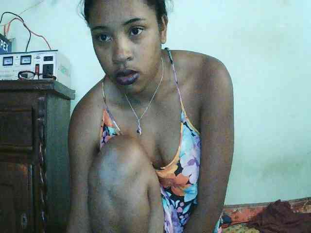 TriciaBella webcam