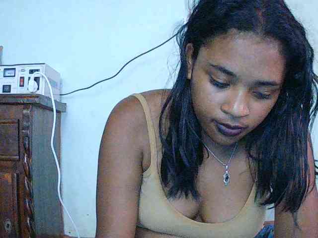 TriciaBella webcam