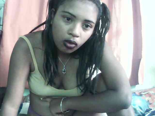 TriciaBella webcam