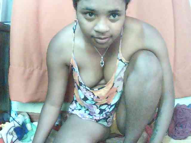 TriciaBella webcam