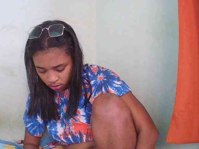 TriciaBella webcam
