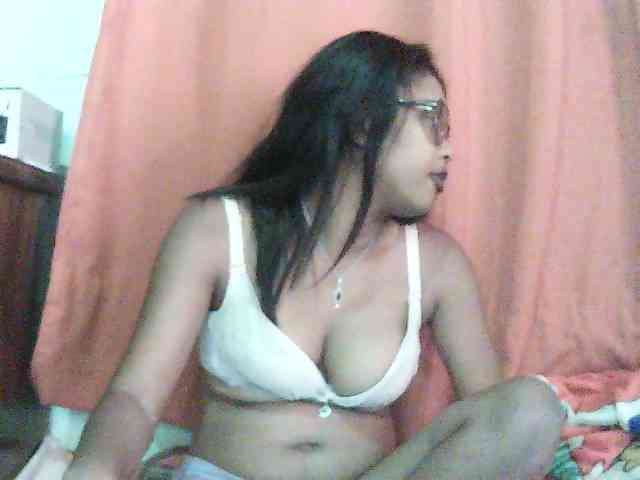 TriciaBella webcam