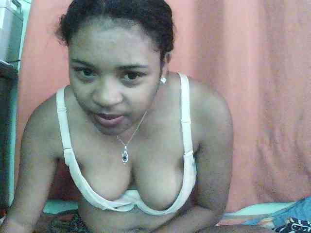 TriciaBella webcam