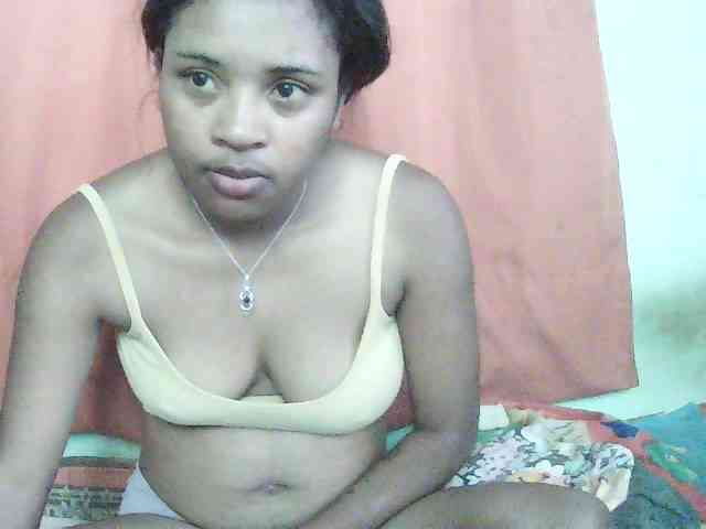 TriciaBella webcam