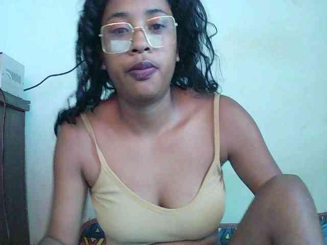 TriciaBella webcam