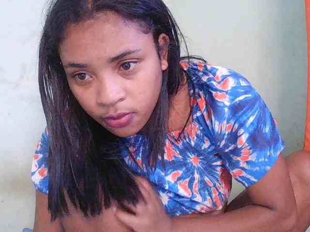 TriciaBella webcam