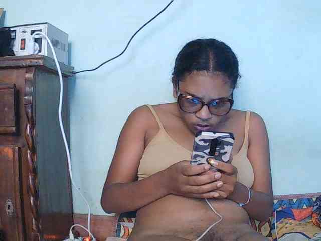 TriciaBella webcam