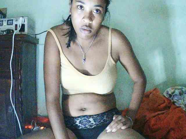 TriciaBella webcam