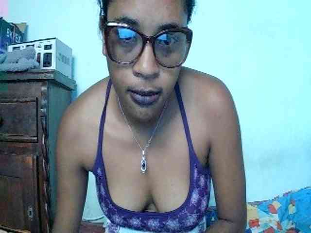 TriciaBella webcam