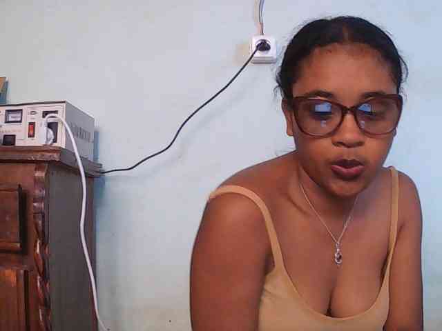 TriciaBella webcam