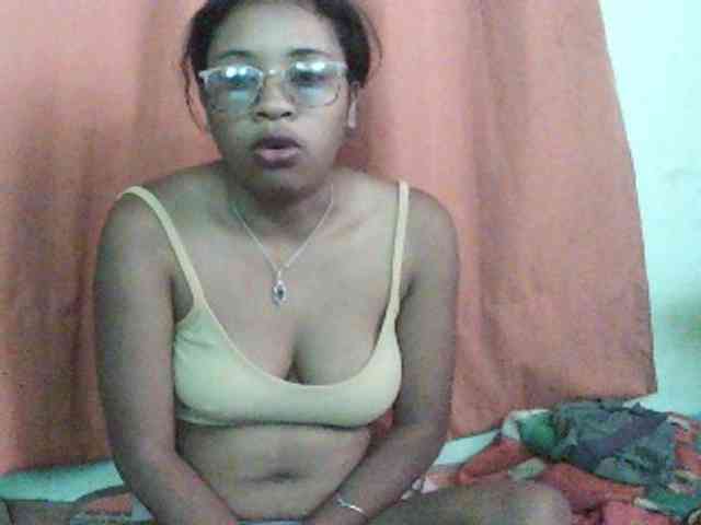 TriciaBella webcam