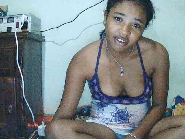 TriciaBella webcam