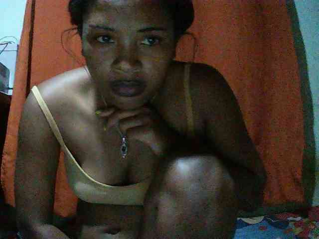 TriciaBella webcam
